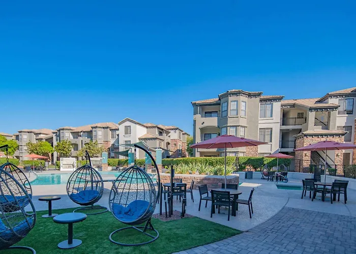 Apartment Charming 2b King Bed With Pool Hot Tub, Gym, Parking Glendale