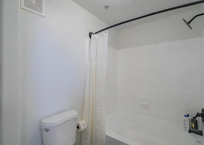 Charming 2b King Bed With Pool Hot Tub, Gym, Parking Apartment Glendale