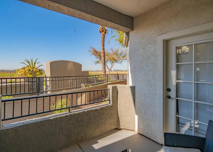 Charming 2b King Bed With Pool Hot Tub, Gym, Parking Apartment