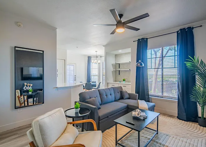 Apartment Charming 2b King Bed With Pool Hot Tub, Gym, Parking Glendale