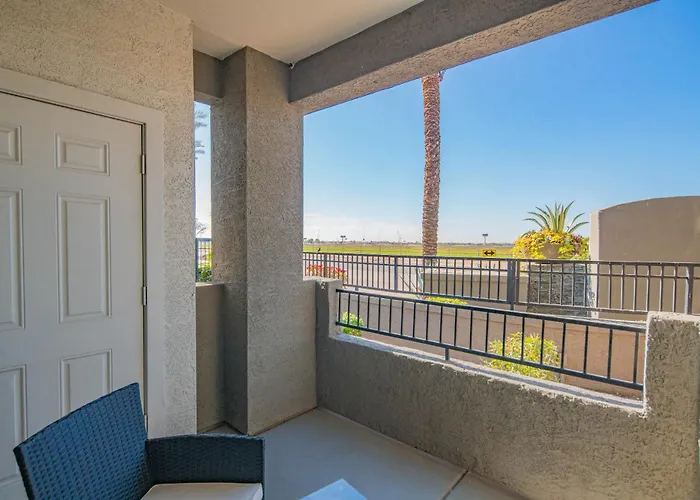 Apartment Charming 2b King Bed With Pool Hot Tub, Gym, Parking *